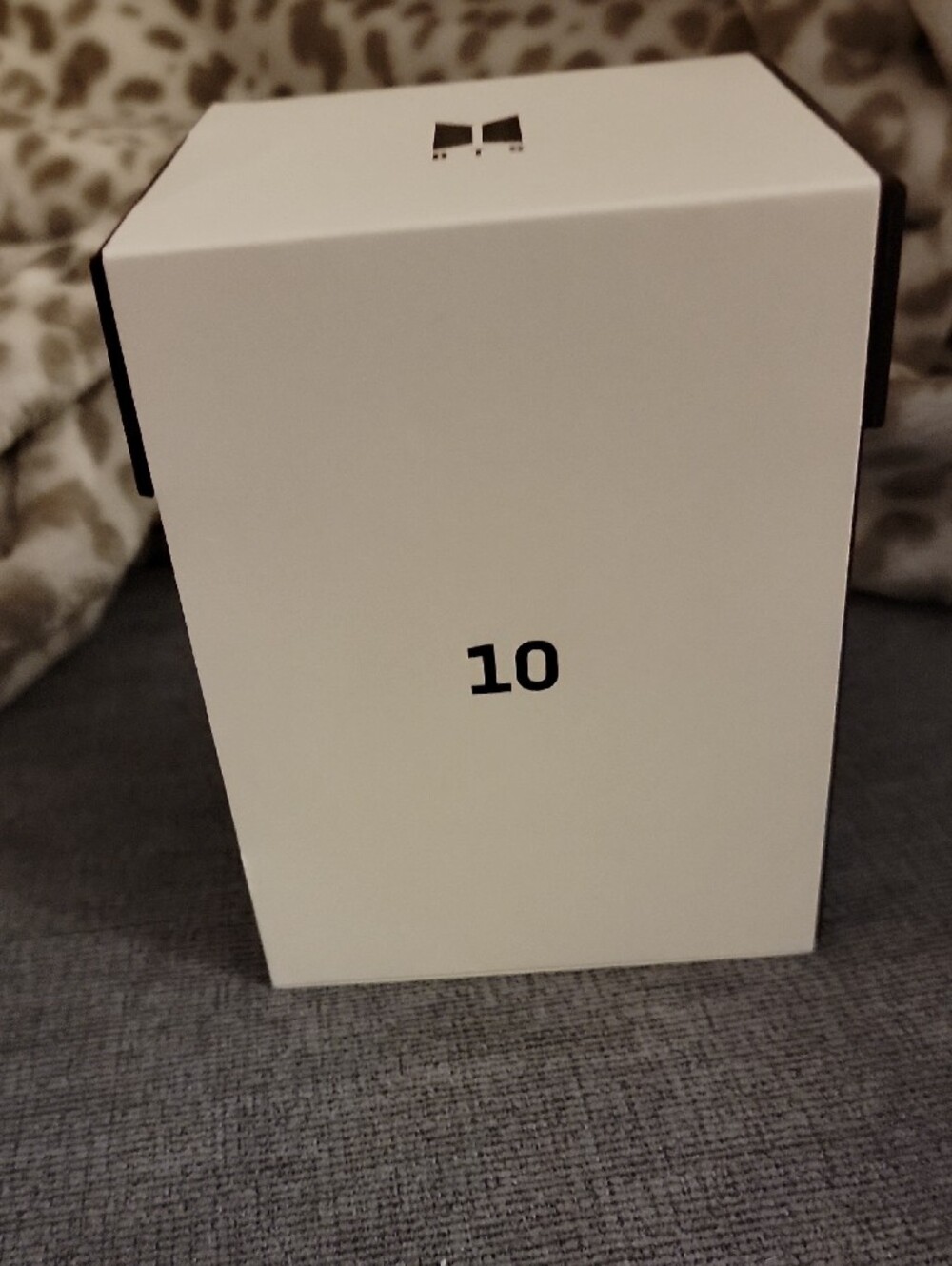 BTS Snow Globe withPhotocards - Picture 9 of 10